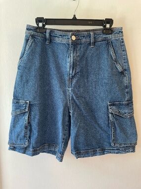 ON 34th women's high-rise cargo bermuda jean shorts size 12/31
